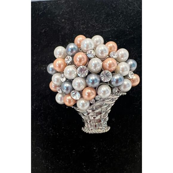 NWOT Classy Multicolor Faux Pearl Clear Rhinestones Bouquet Basket Brooch Pin - Picture 1 of 6